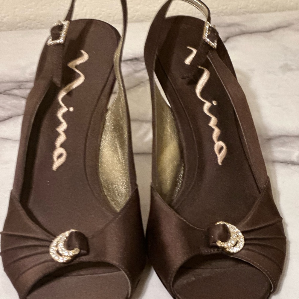 Nina Sling backs with open radar. EXCELLENT CONDITION..Size 8 (brown) - Picture 2 of 7